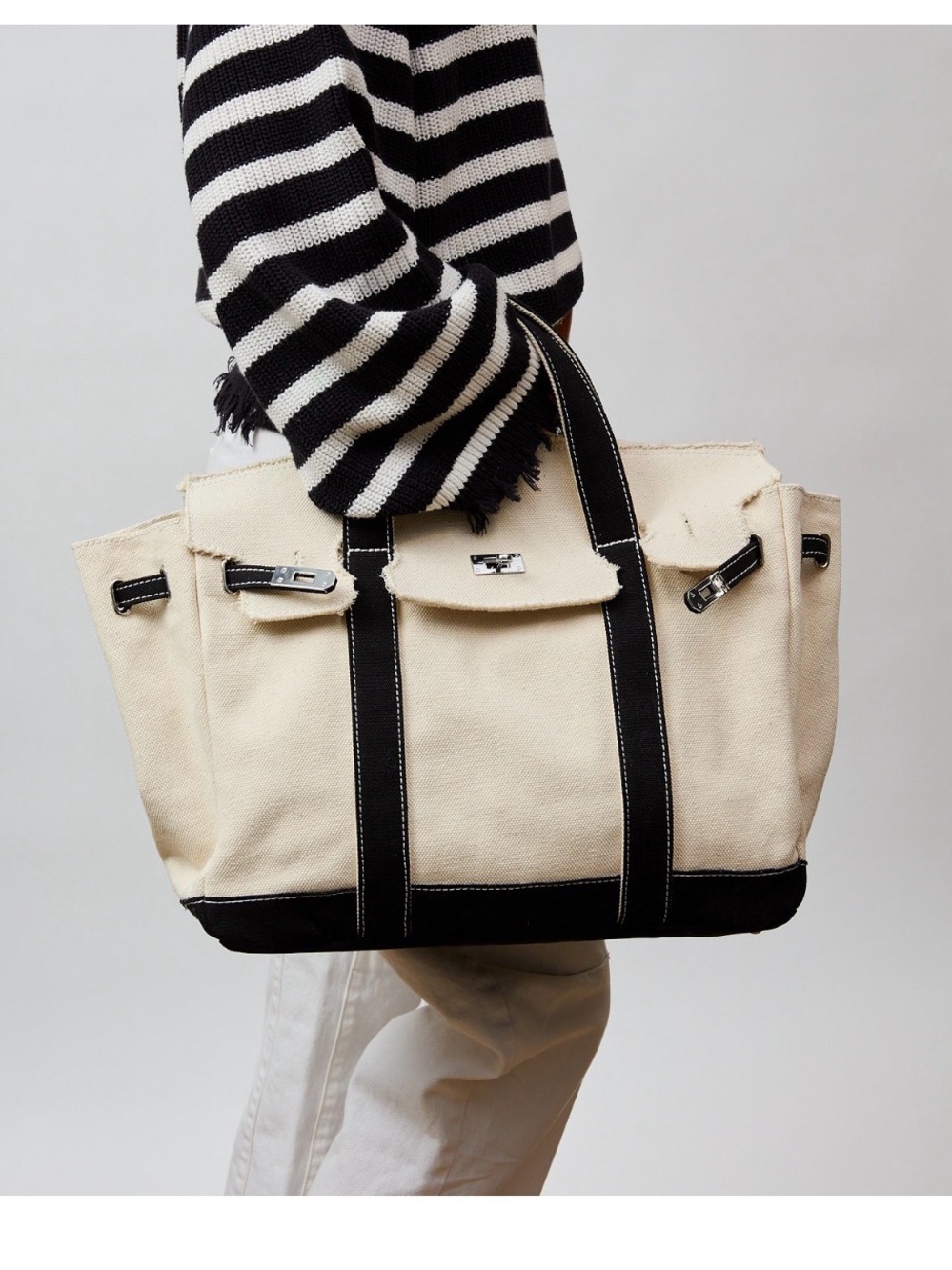 Sunwin Madaket Large Striped Canvas Tote Bag Black White Silver Hardware - Picture 8 of 8